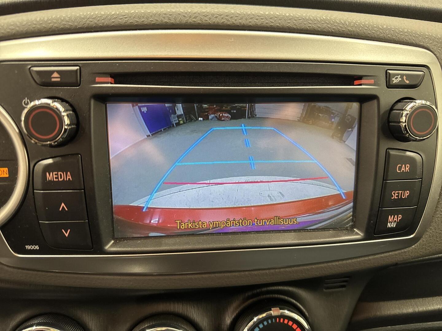 TOYOTA Yaris 2012