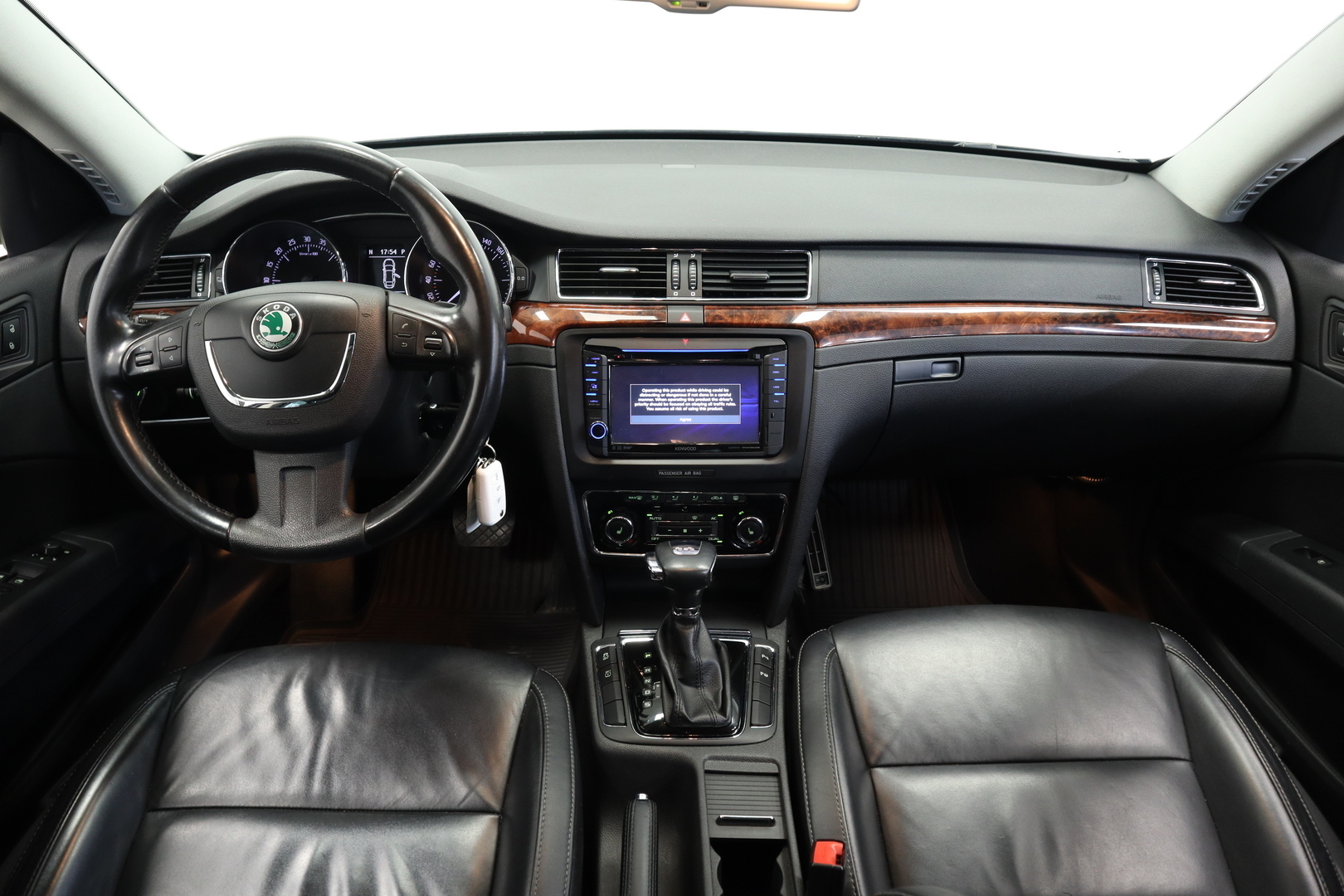 SKODA Superb 2012