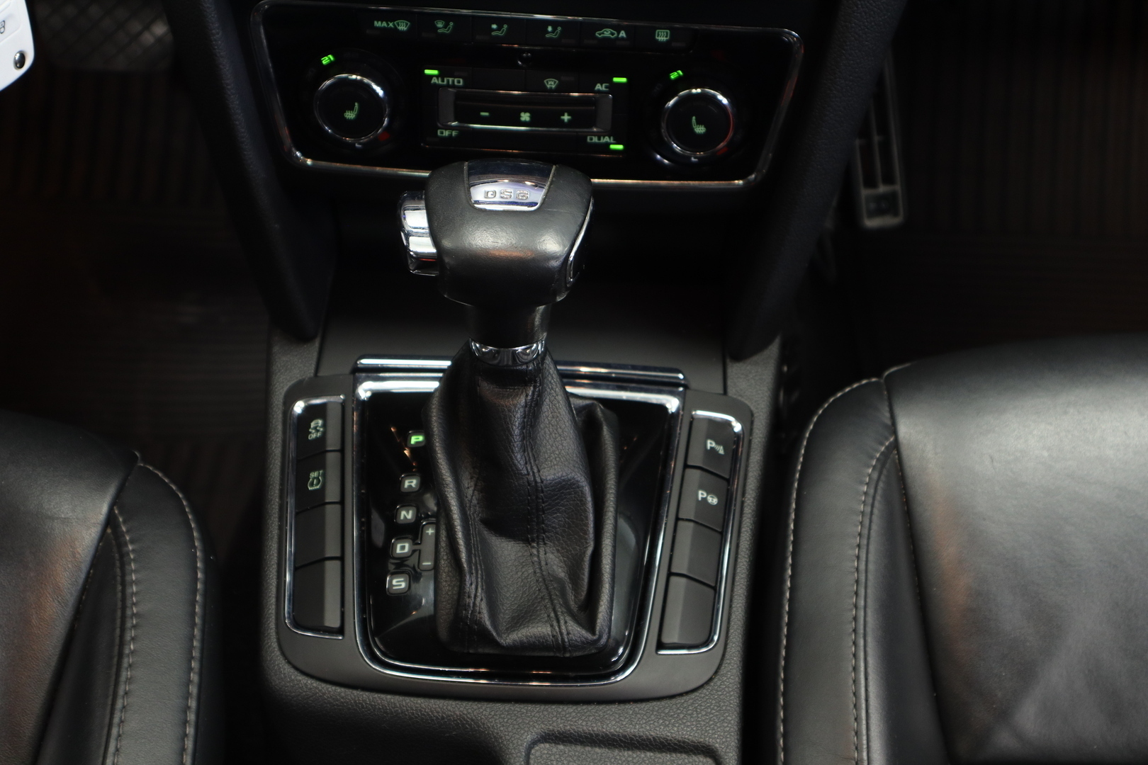 SKODA Superb 2012