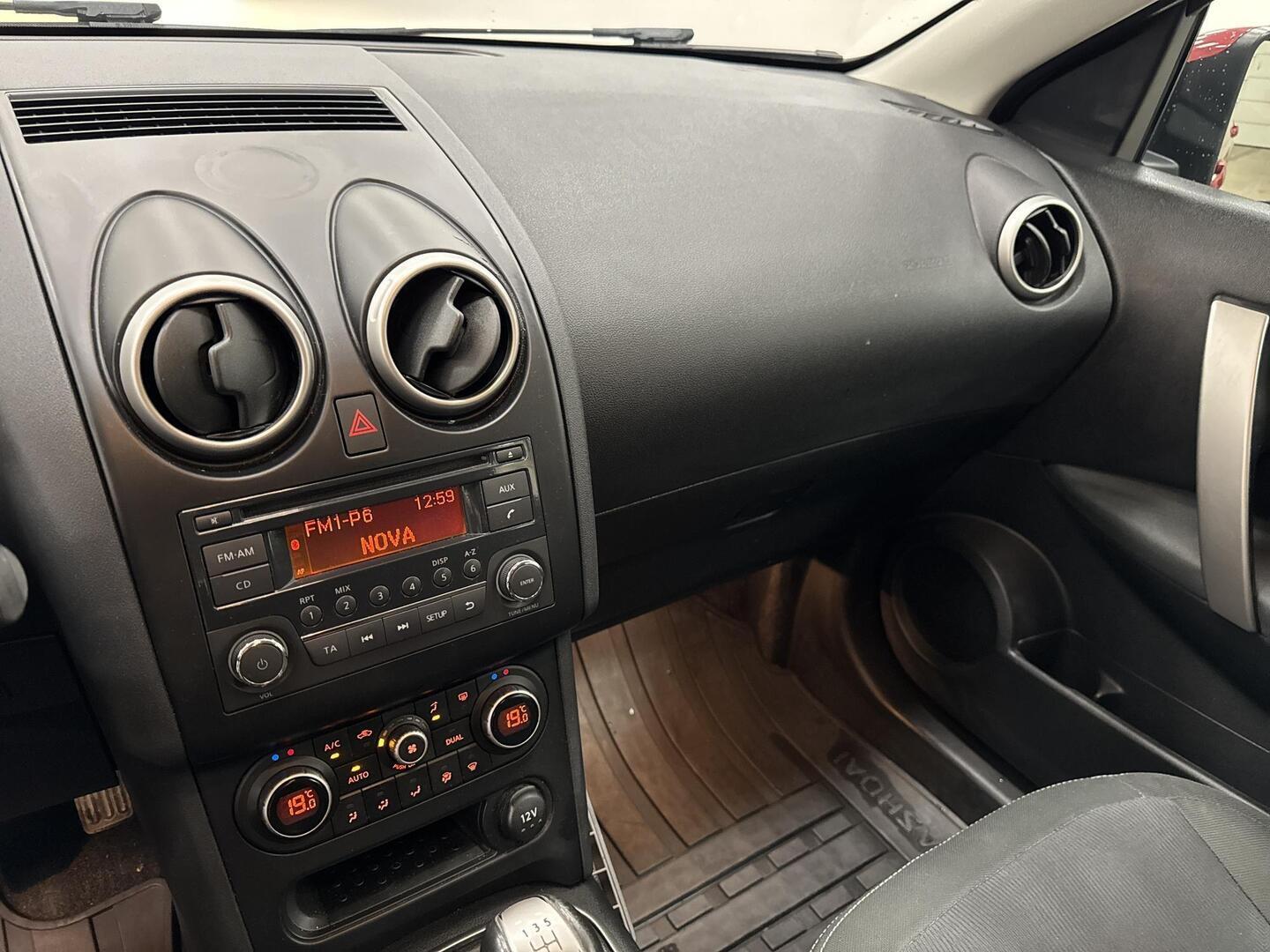NISSAN Qashqai 2011