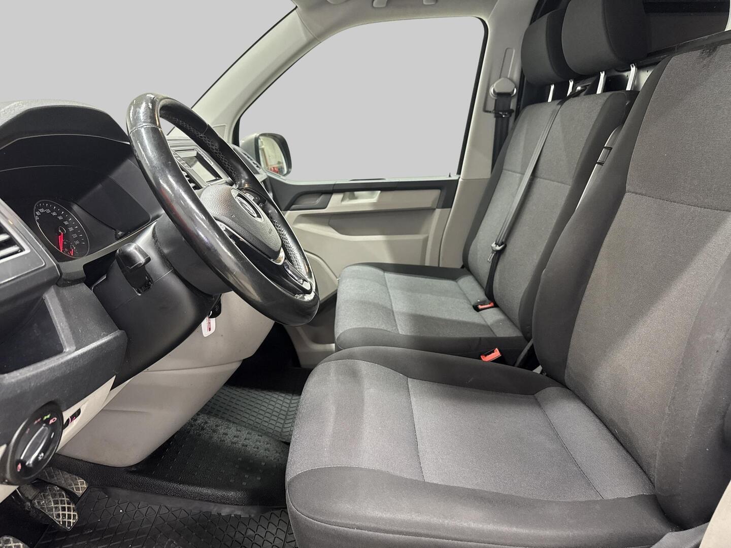 VOLKSWAGEN Transporter 2017