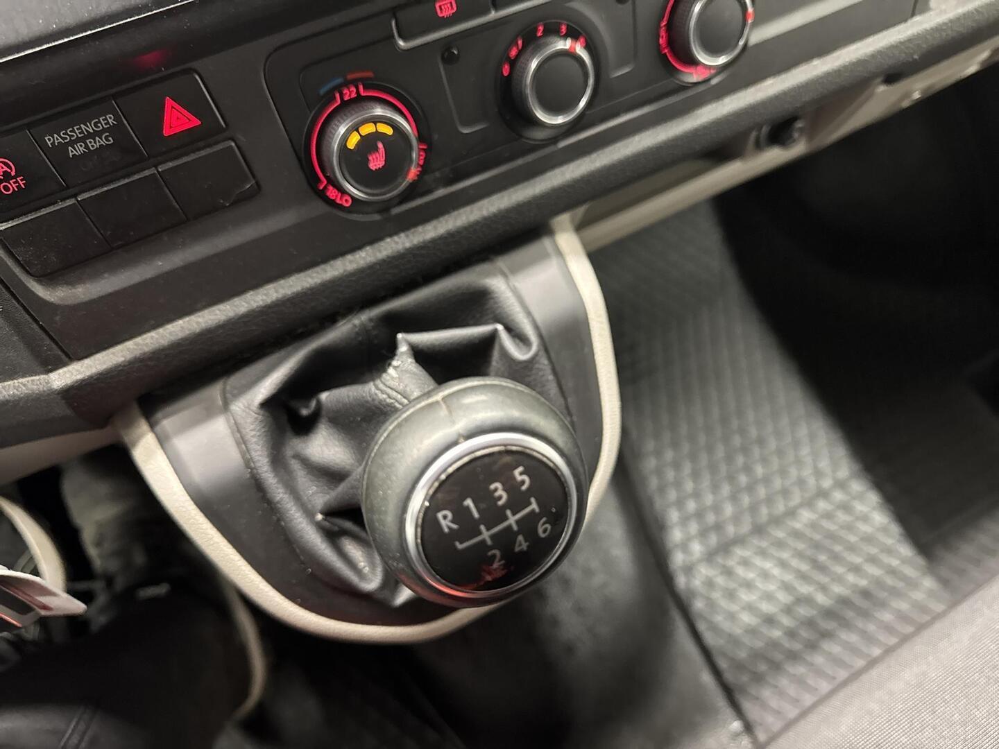 VOLKSWAGEN Transporter 2017