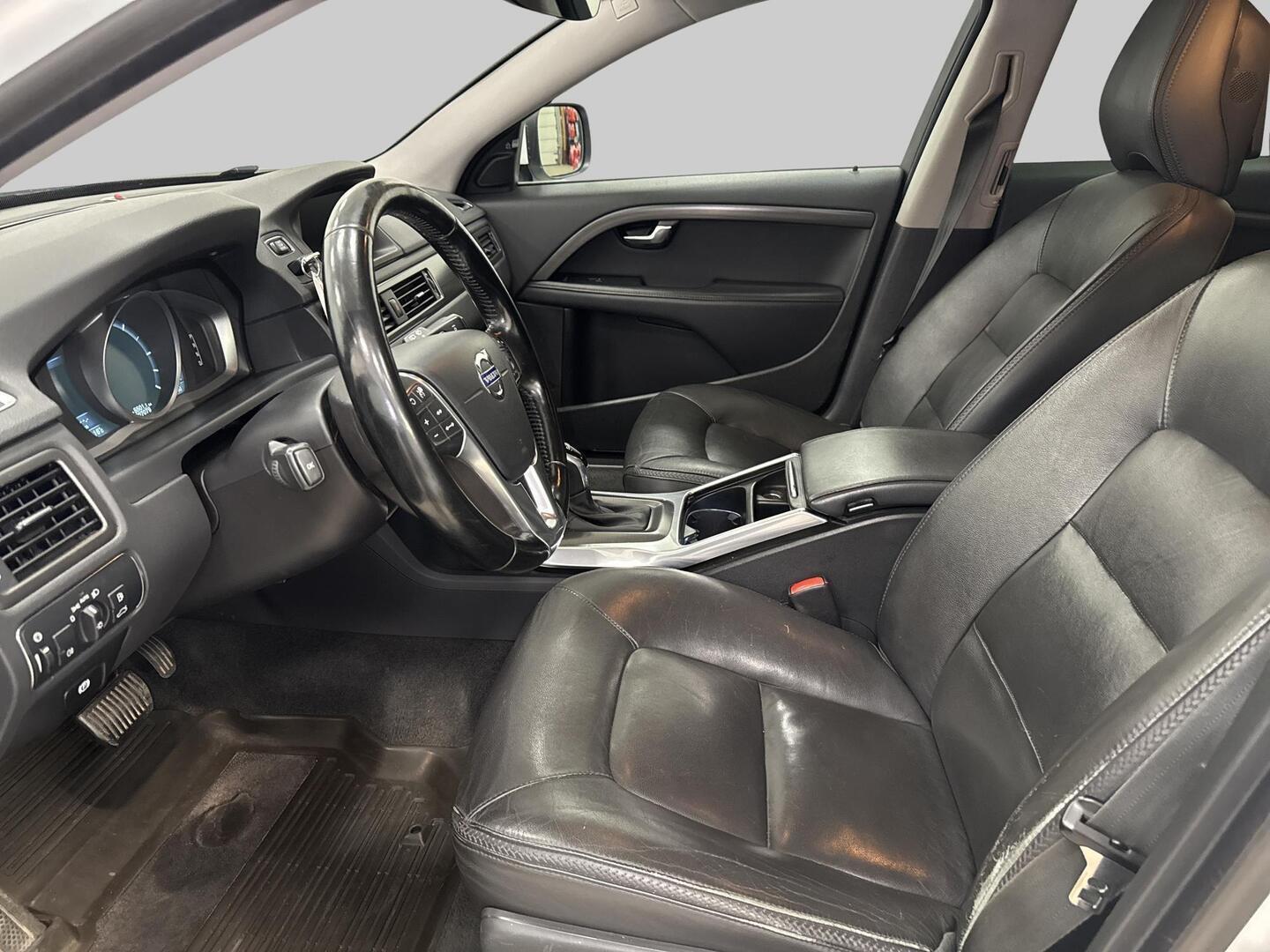 VOLVO XC70 2015