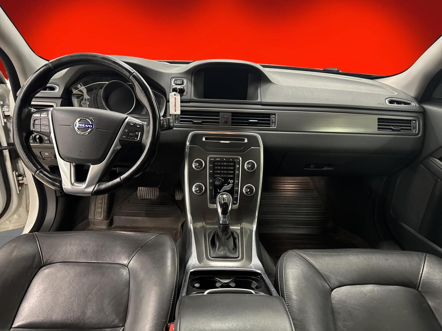 VOLVO XC70 2015
