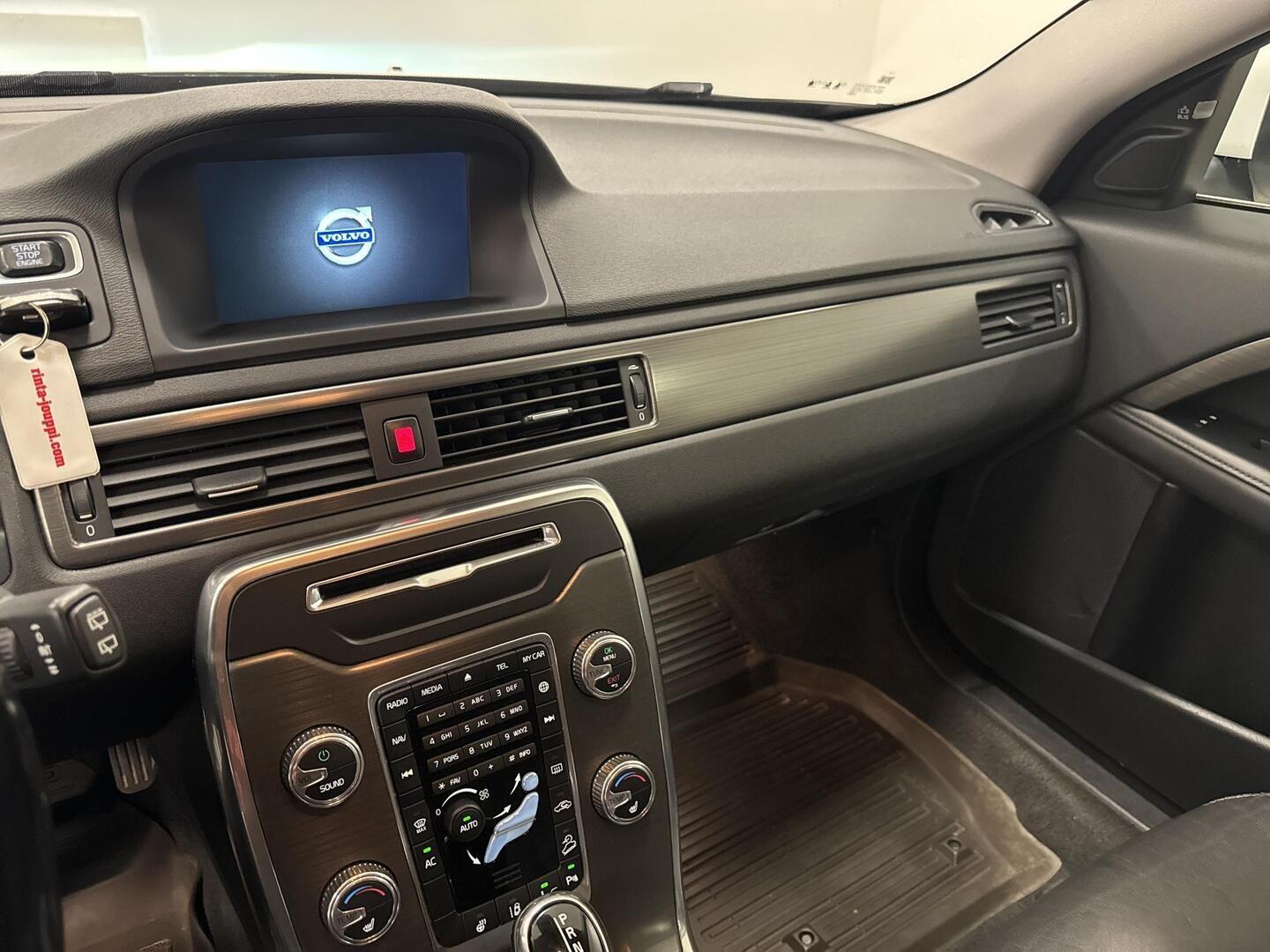 VOLVO XC70 2015