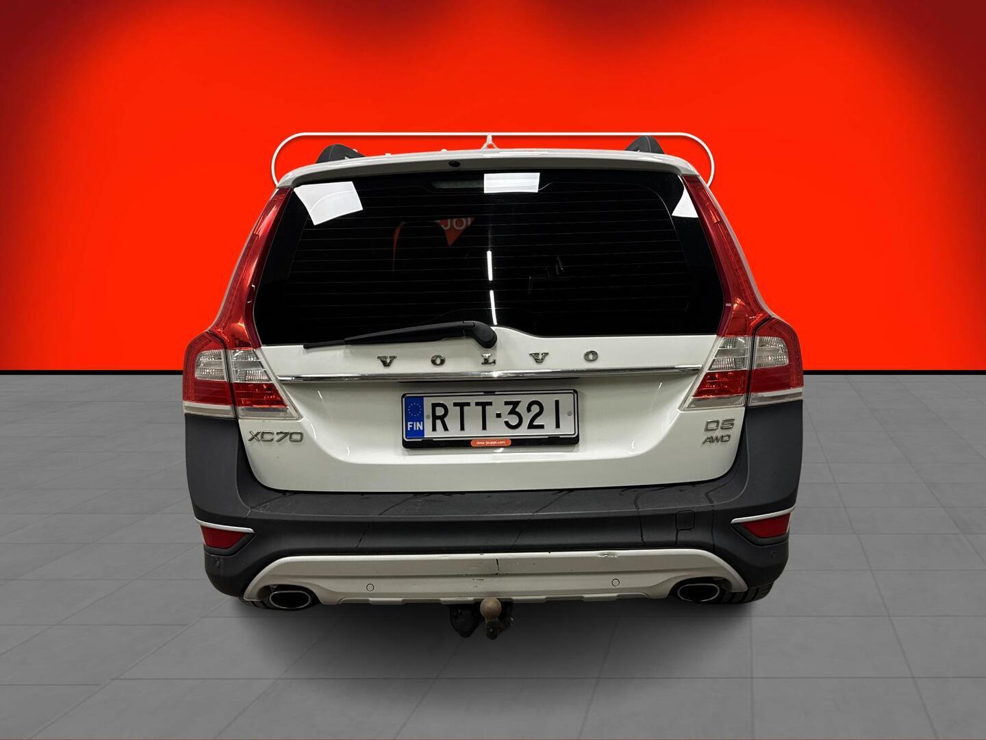 VOLVO XC70 2015