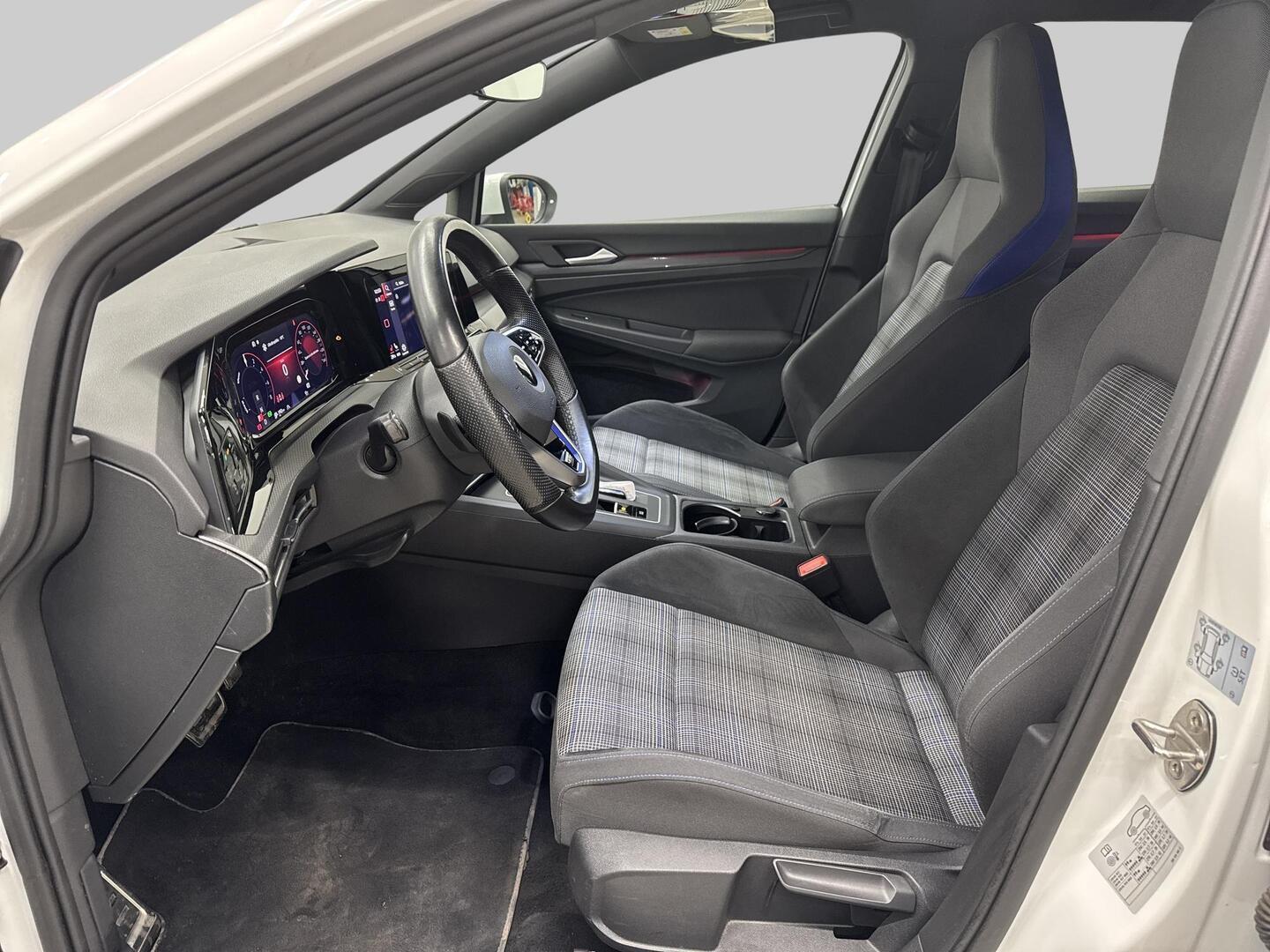 VOLKSWAGEN Golf 2020