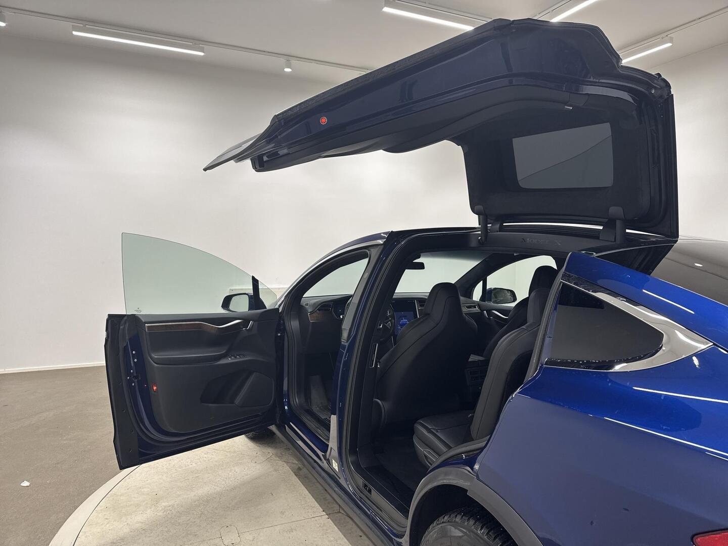 TESLA Model X 2017