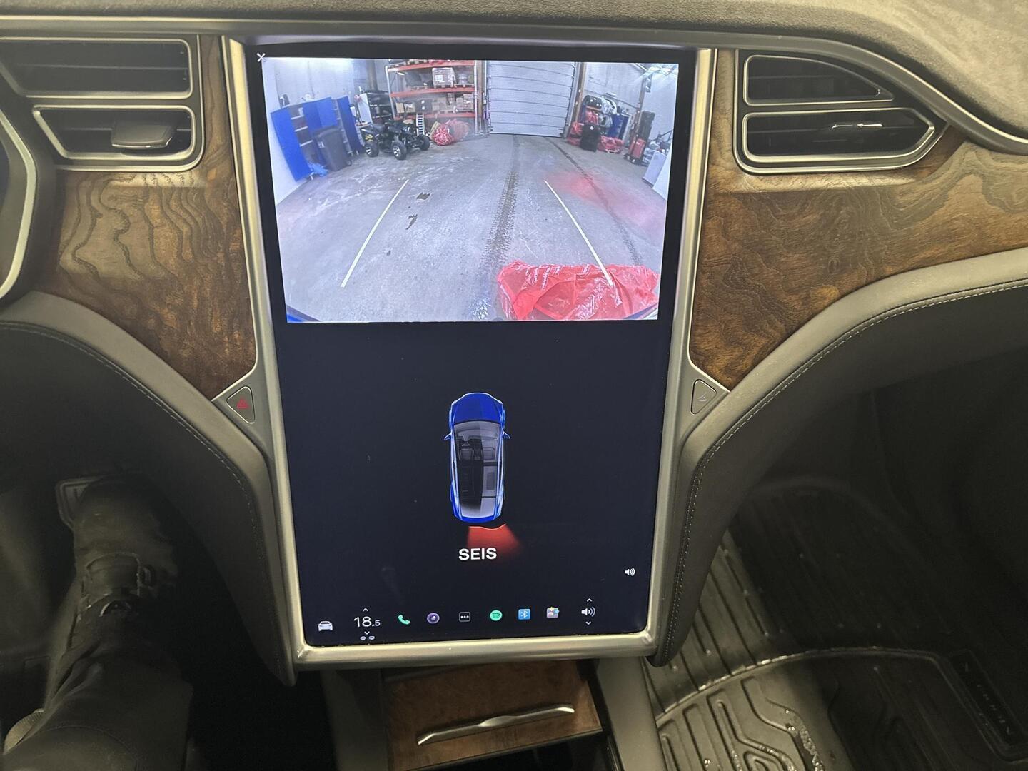 TESLA Model X 2017