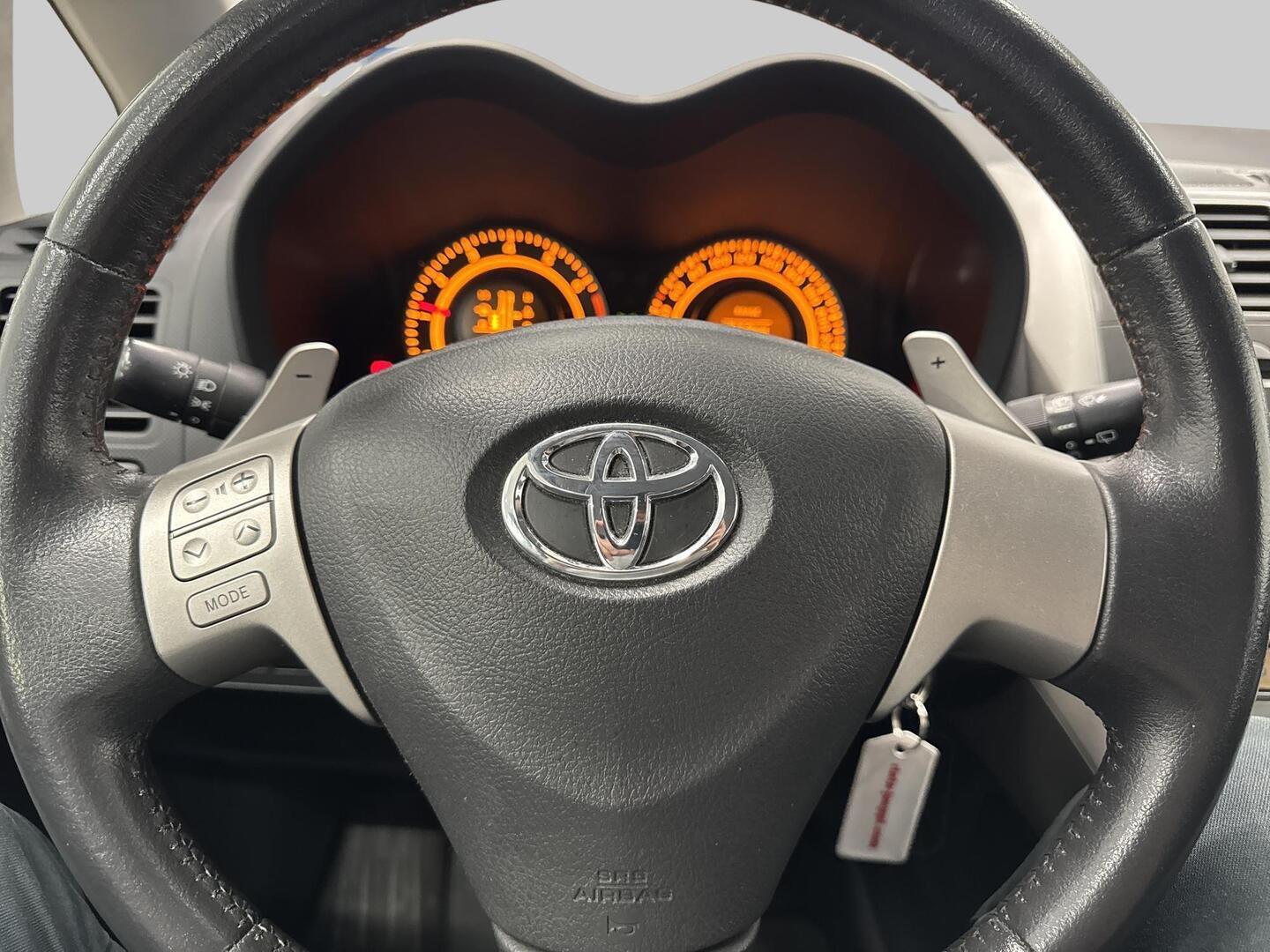 TOYOTA Auris 2009