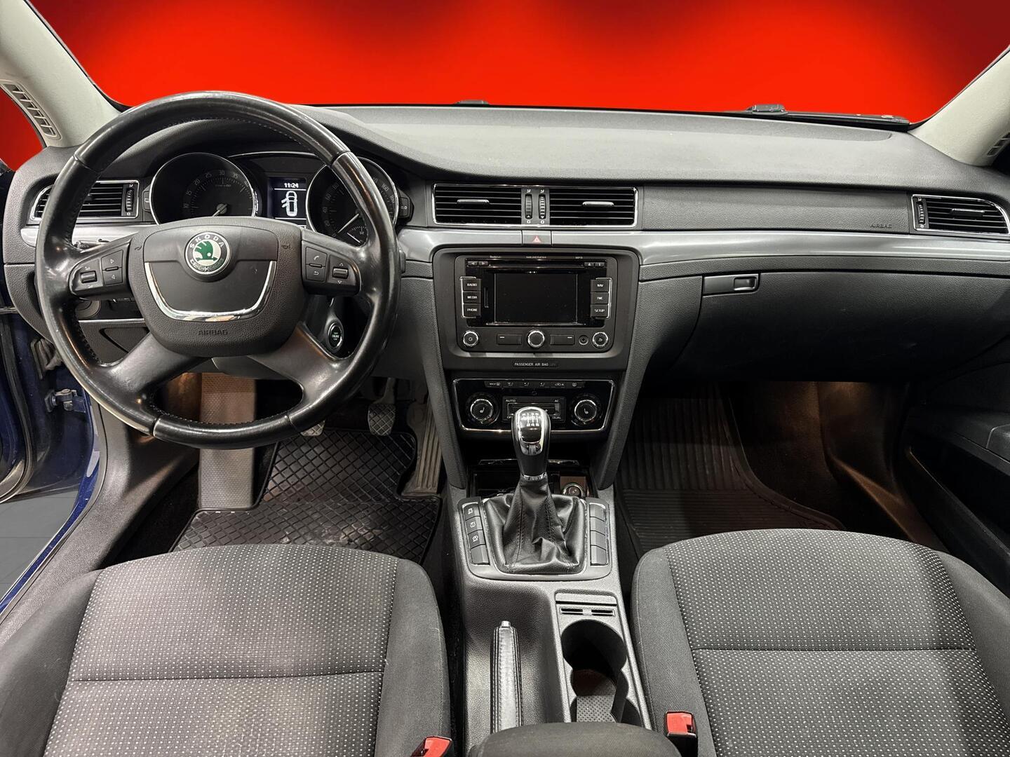 SKODA Superb 2012