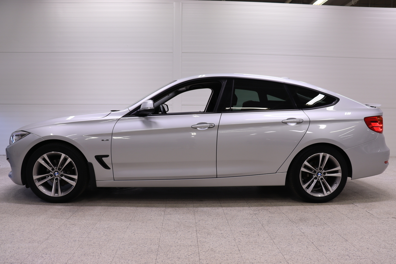 BMW 320 Gran Turismo 2015