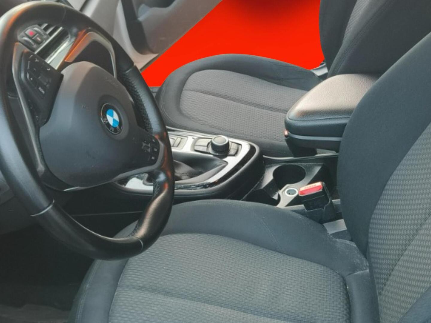 BMW 218 2015