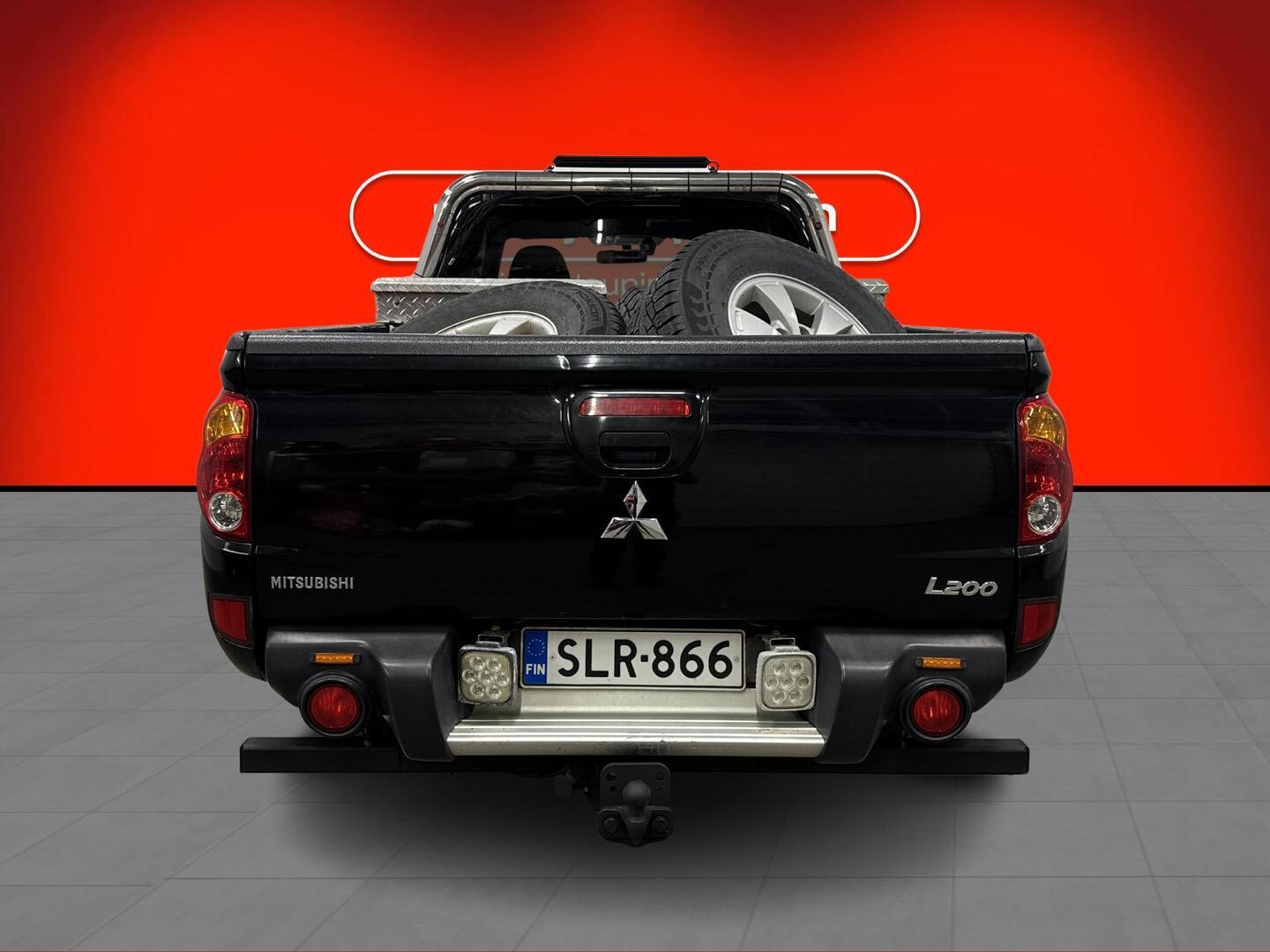 MITSUBISHI L200 2015
