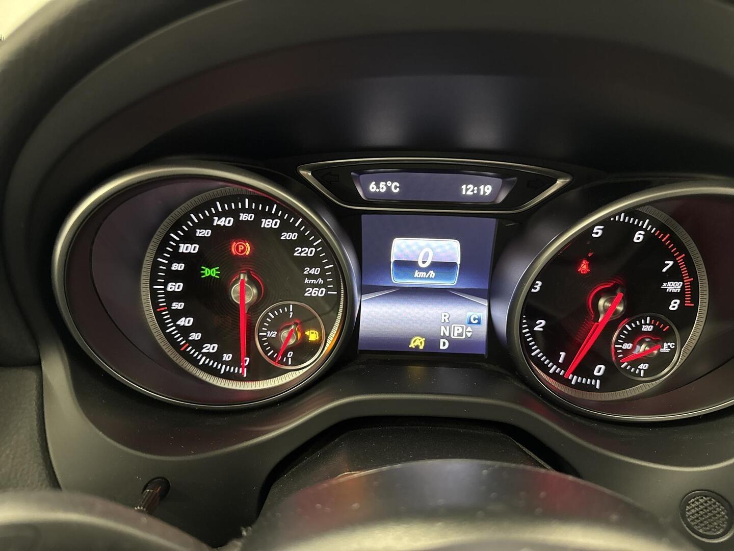 MERCEDES-BENZ CLA 2016