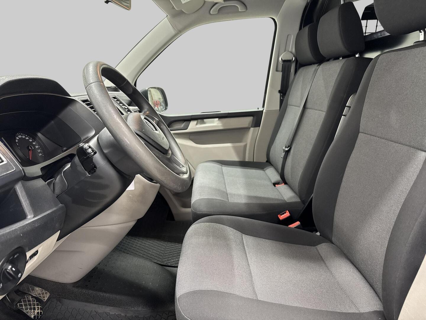 VOLKSWAGEN Transporter 2015