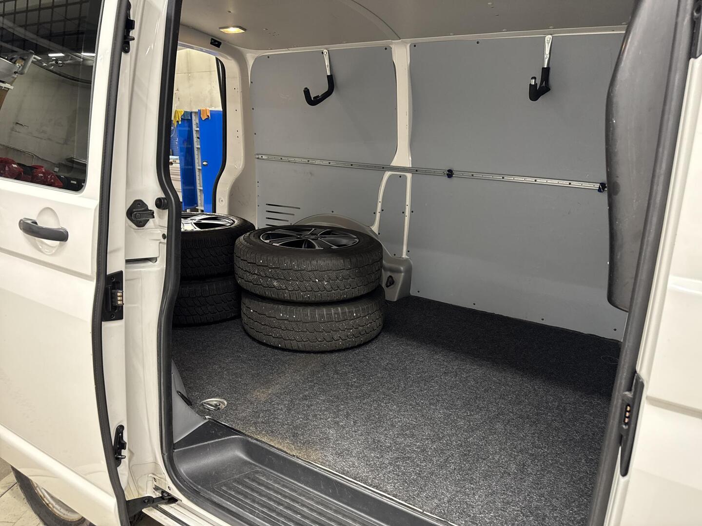 VOLKSWAGEN Transporter 2015