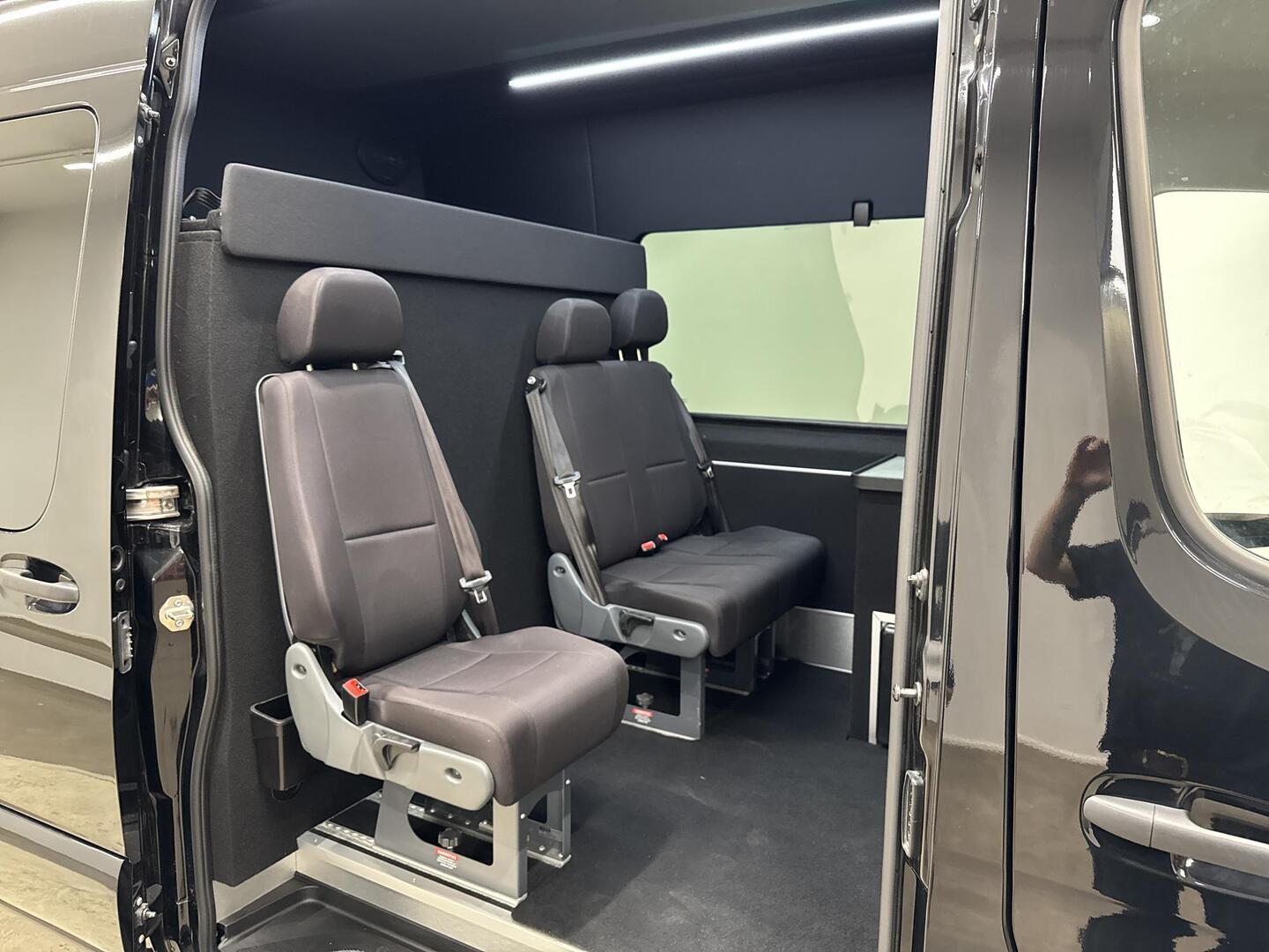 MERCEDES-BENZ Sprinter 2023