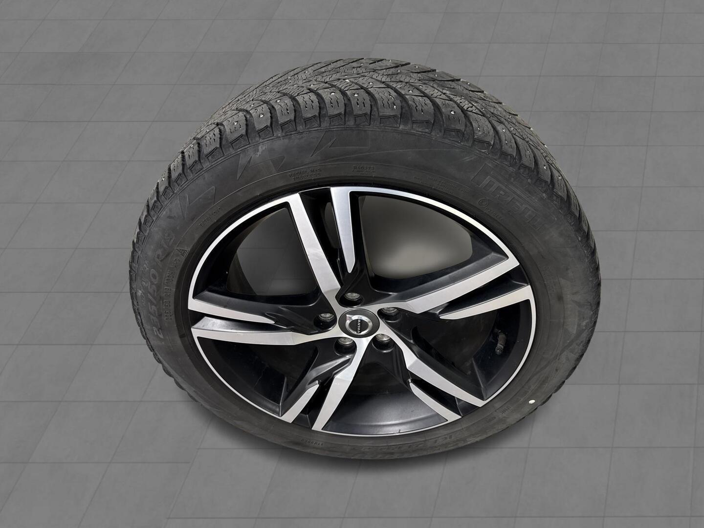 VOLVO XC40 2020