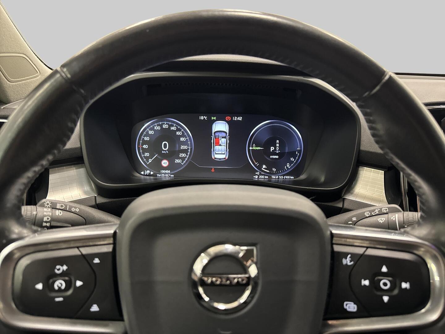 VOLVO XC40 2020