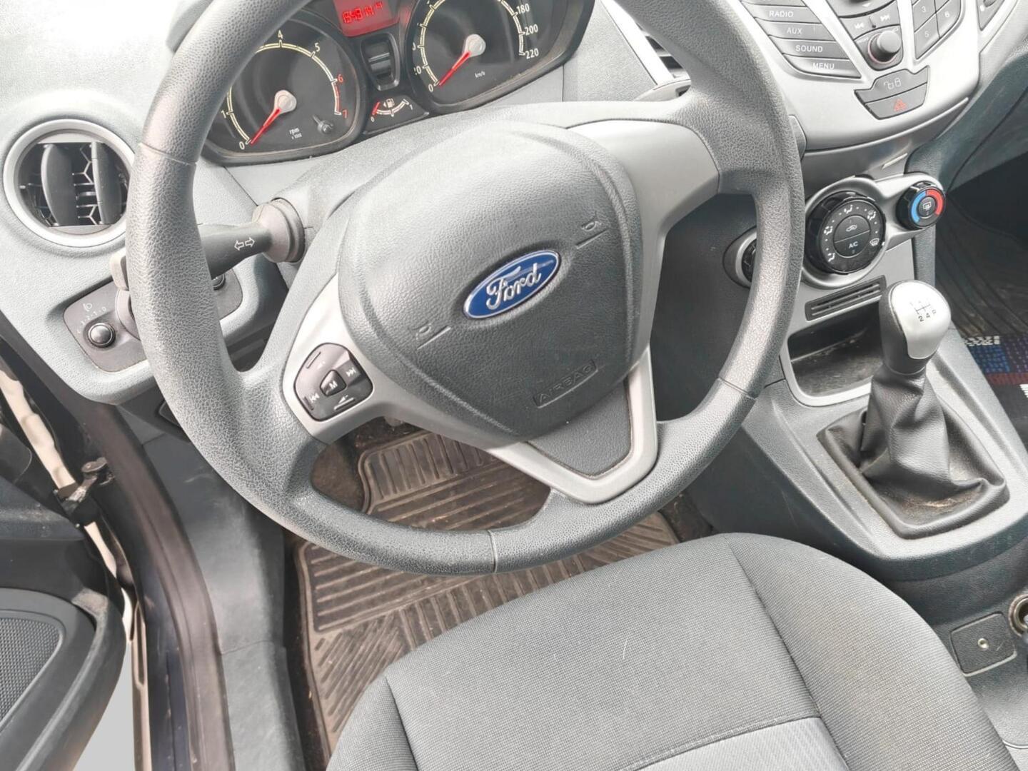 FORD Fiesta 2010