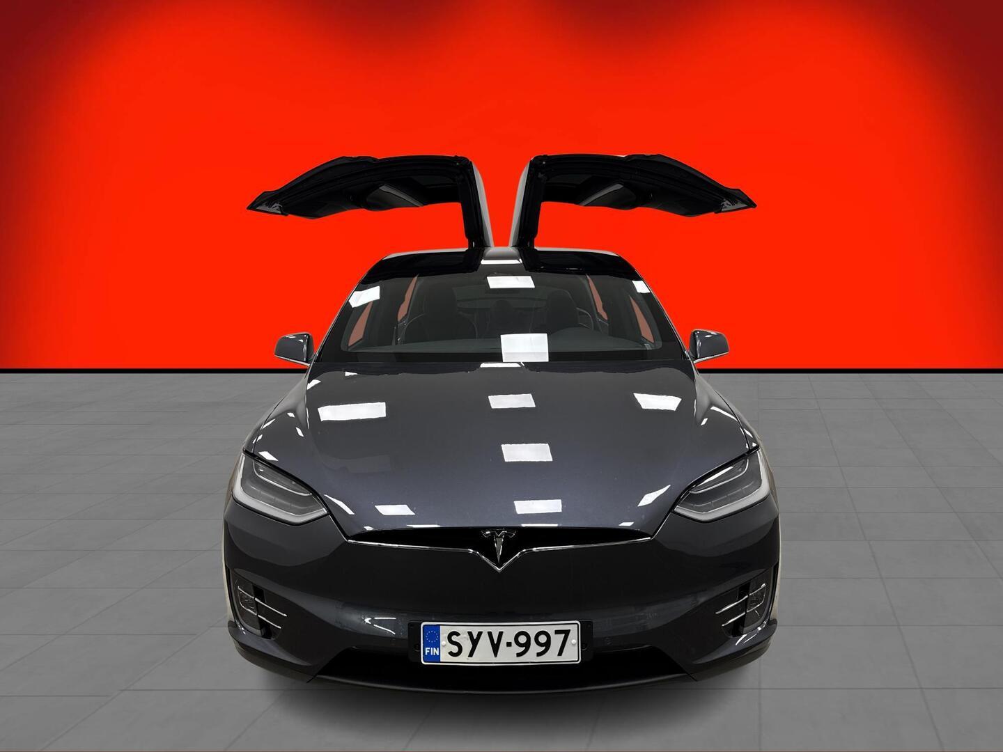 TESLA Model X 2018