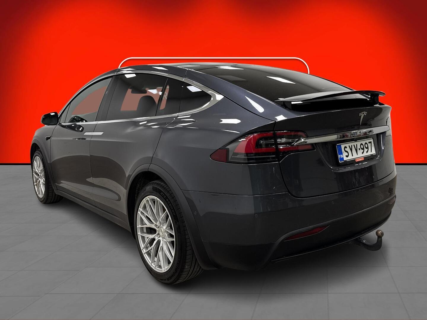 TESLA Model X 2018