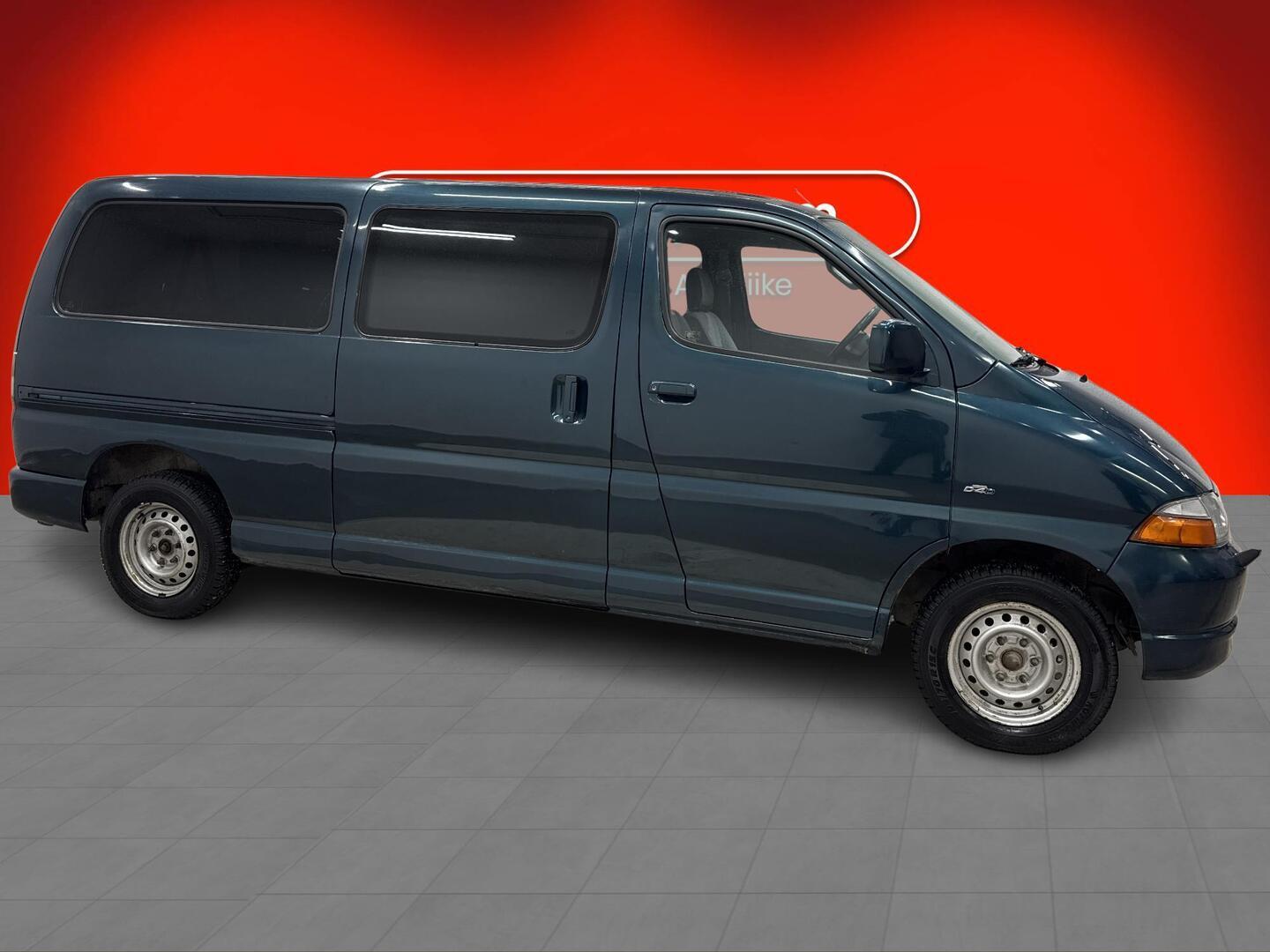 TOYOTA HIACE 2003
