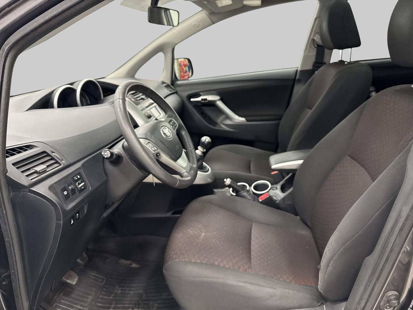 TOYOTA Verso 2011