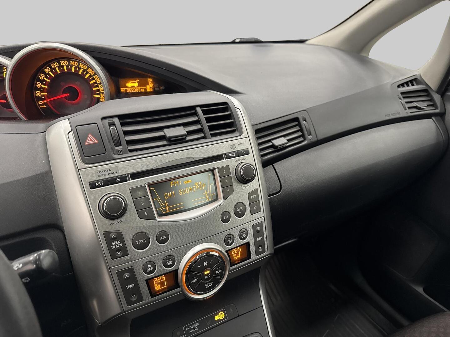 TOYOTA Verso 2011