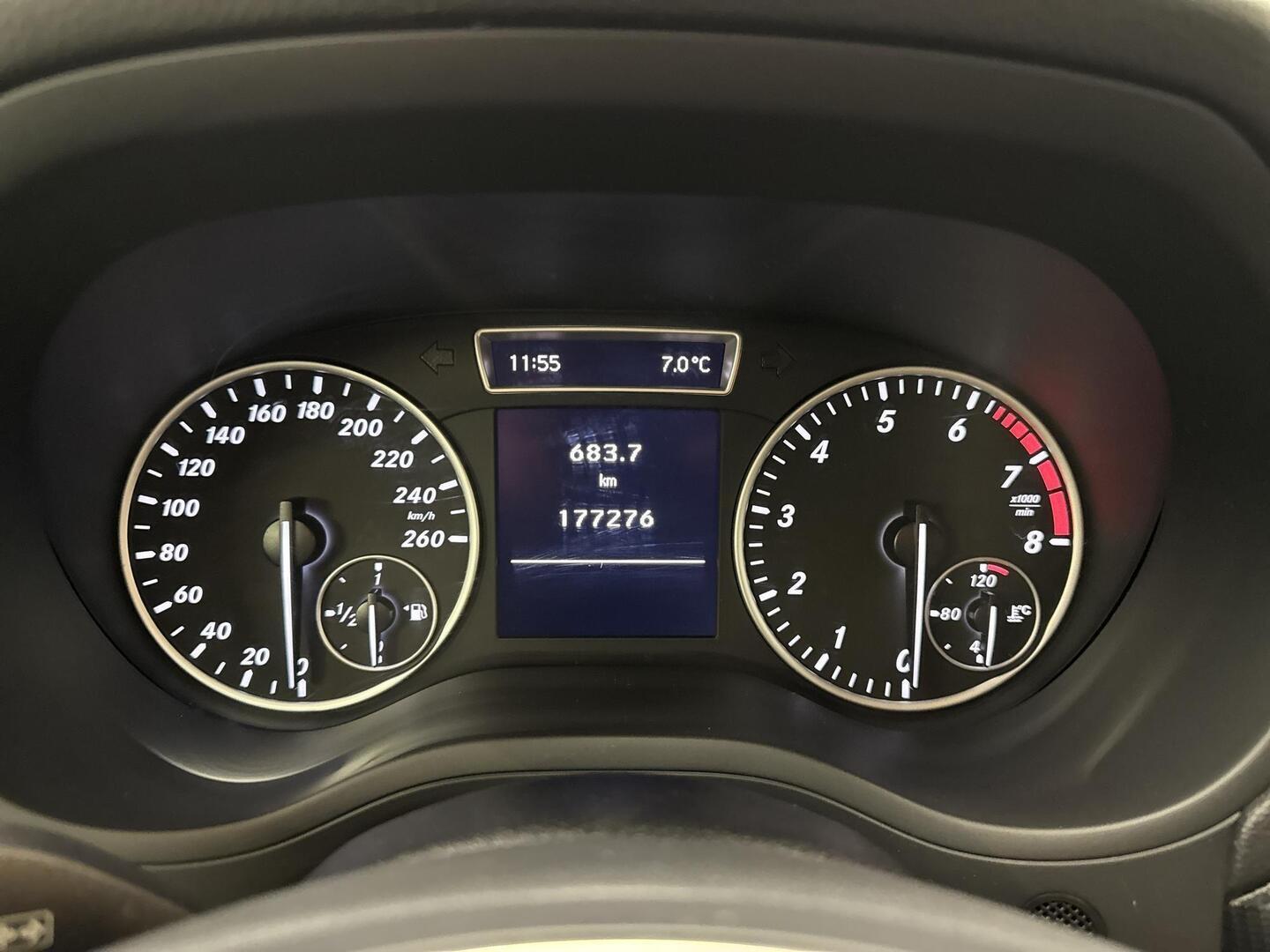 MERCEDES-BENZ B 2012