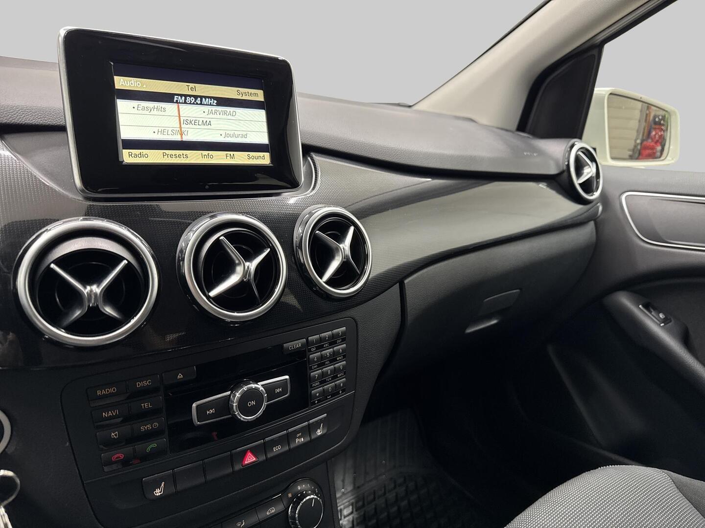 MERCEDES-BENZ B 2012