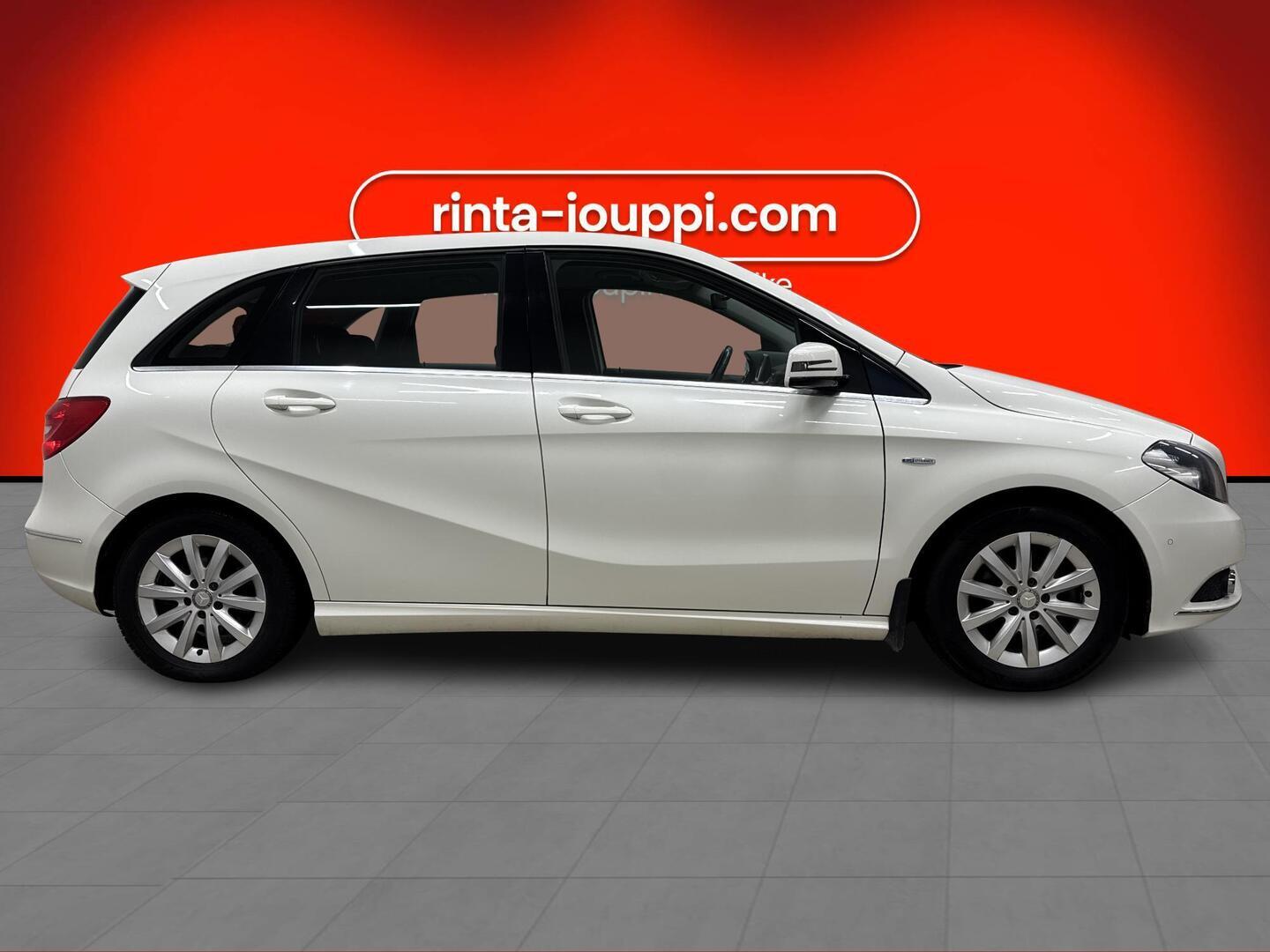 MERCEDES-BENZ B 2012