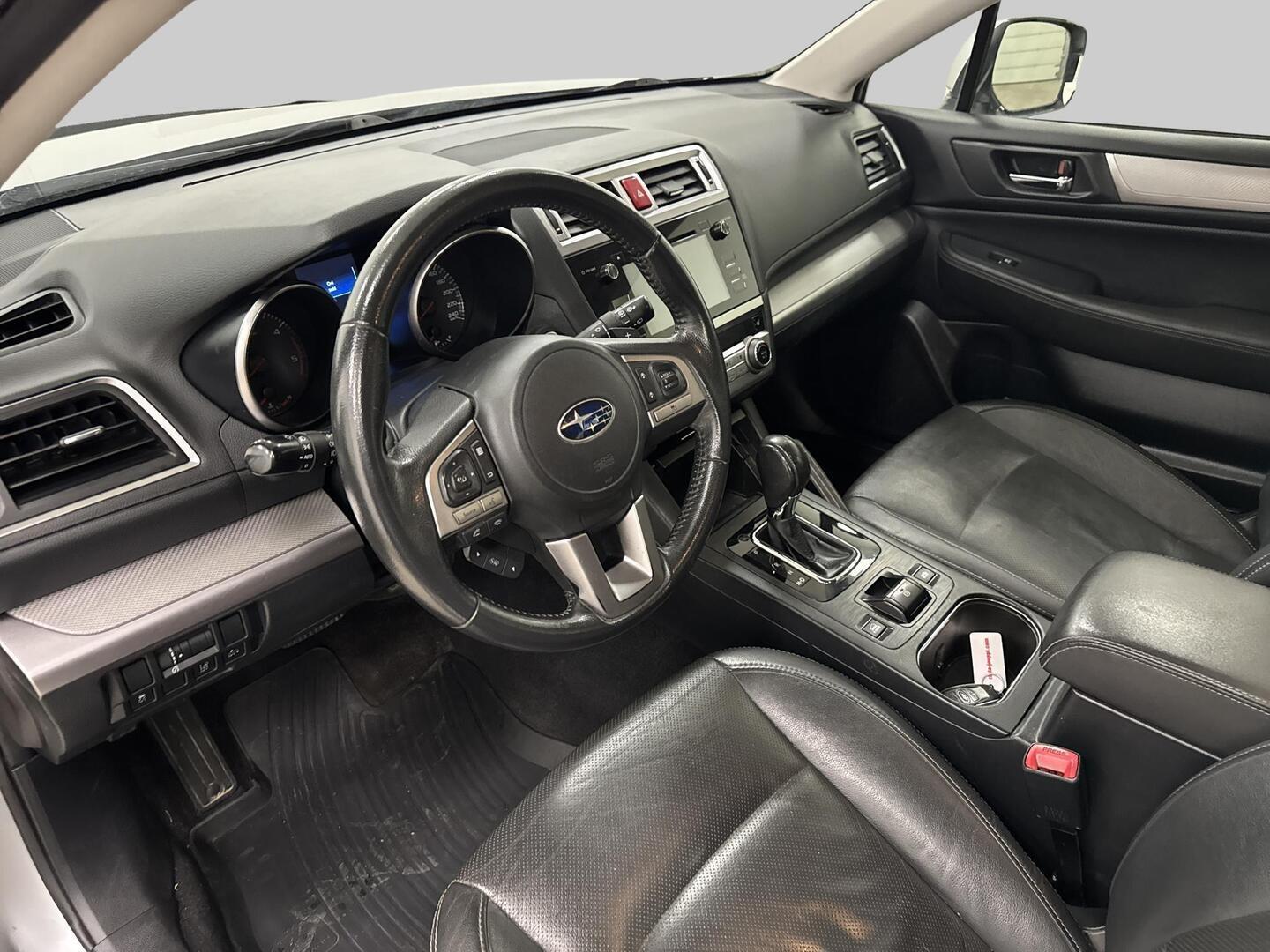 SUBARU Outback 2016