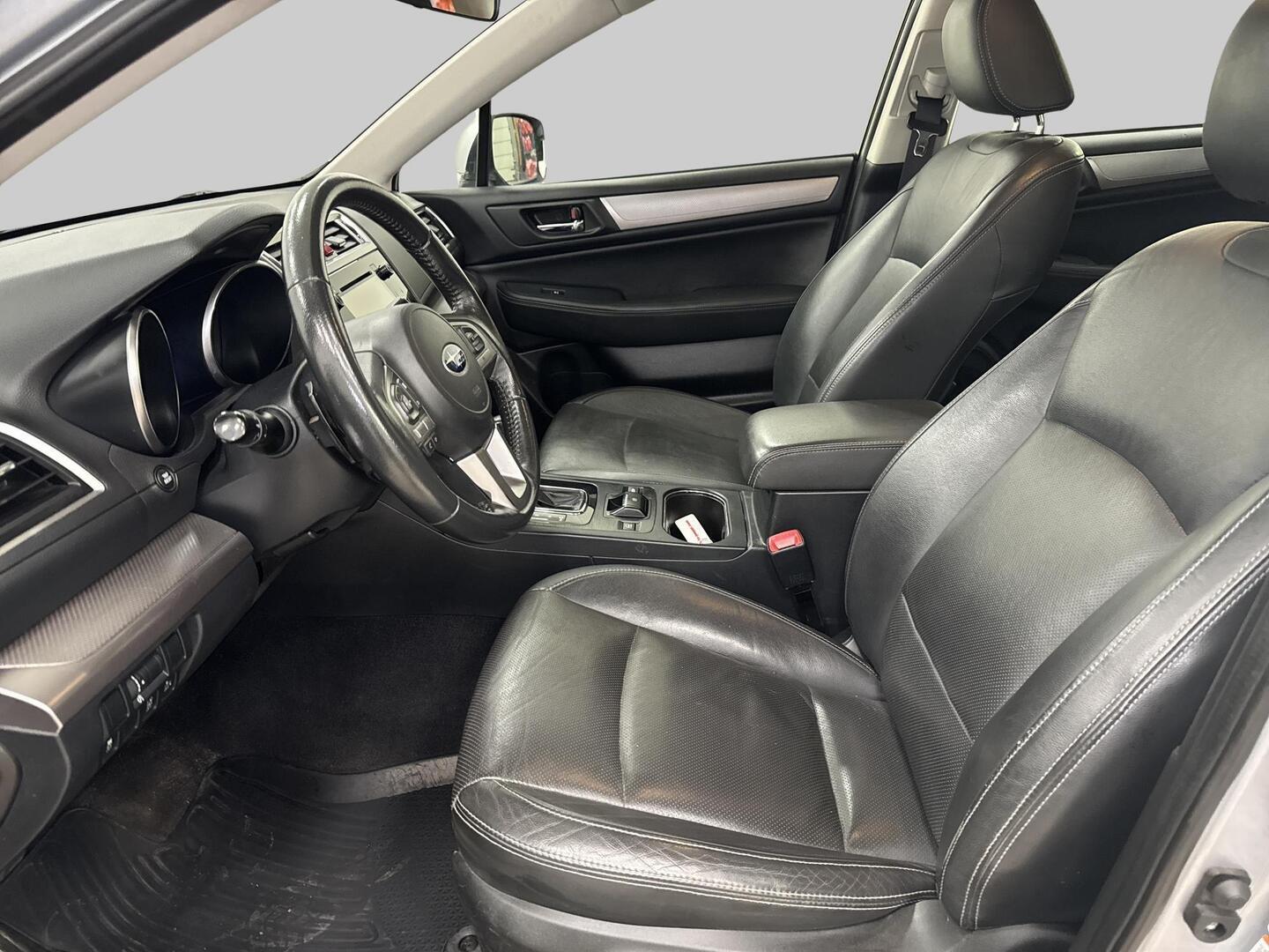 SUBARU Outback 2016