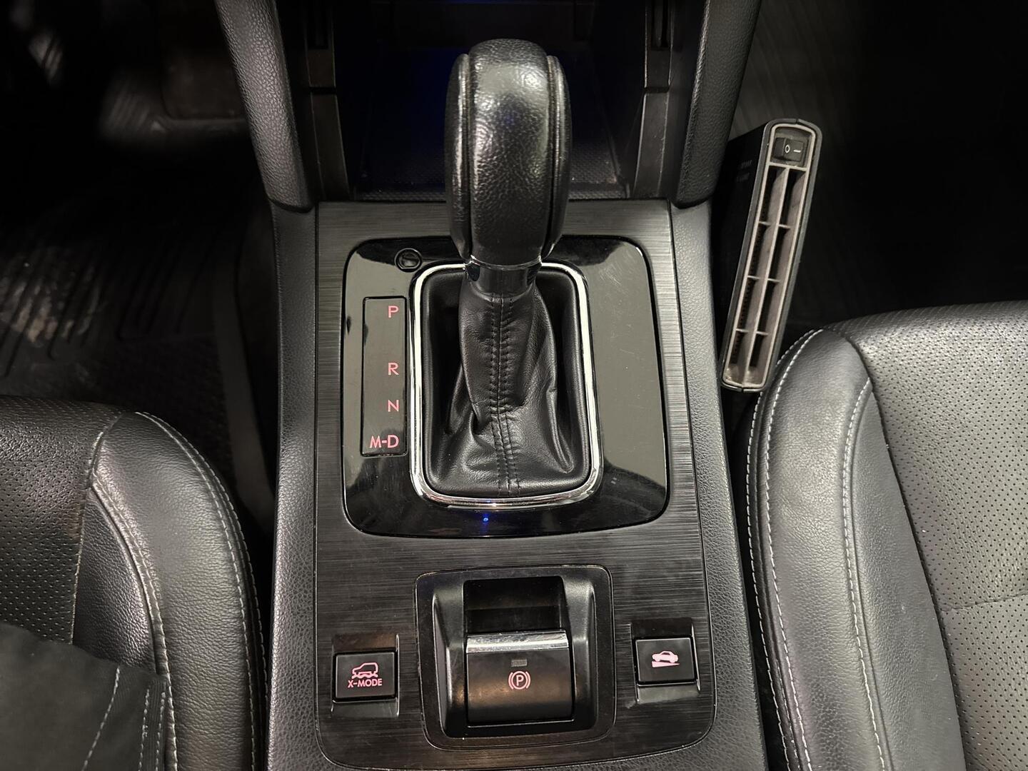 SUBARU Outback 2016