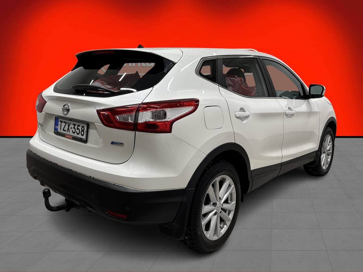 NISSAN Qashqai 2015