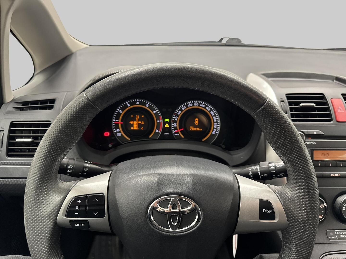 TOYOTA Auris 2010
