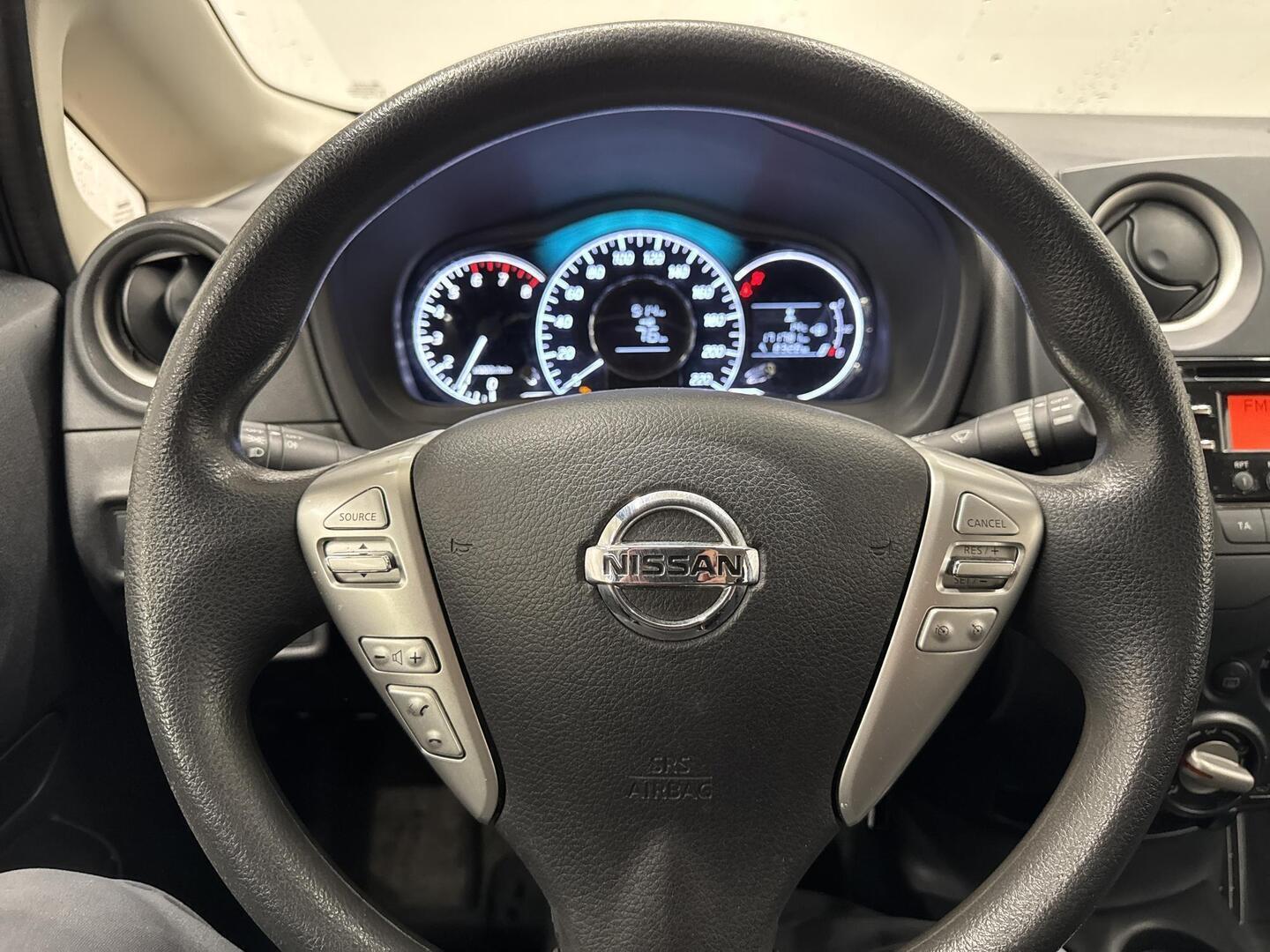 NISSAN Note 2015