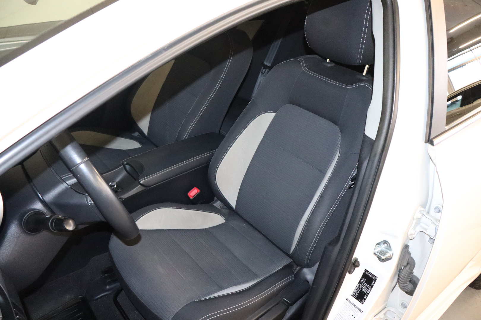 TOYOTA Avensis 2016