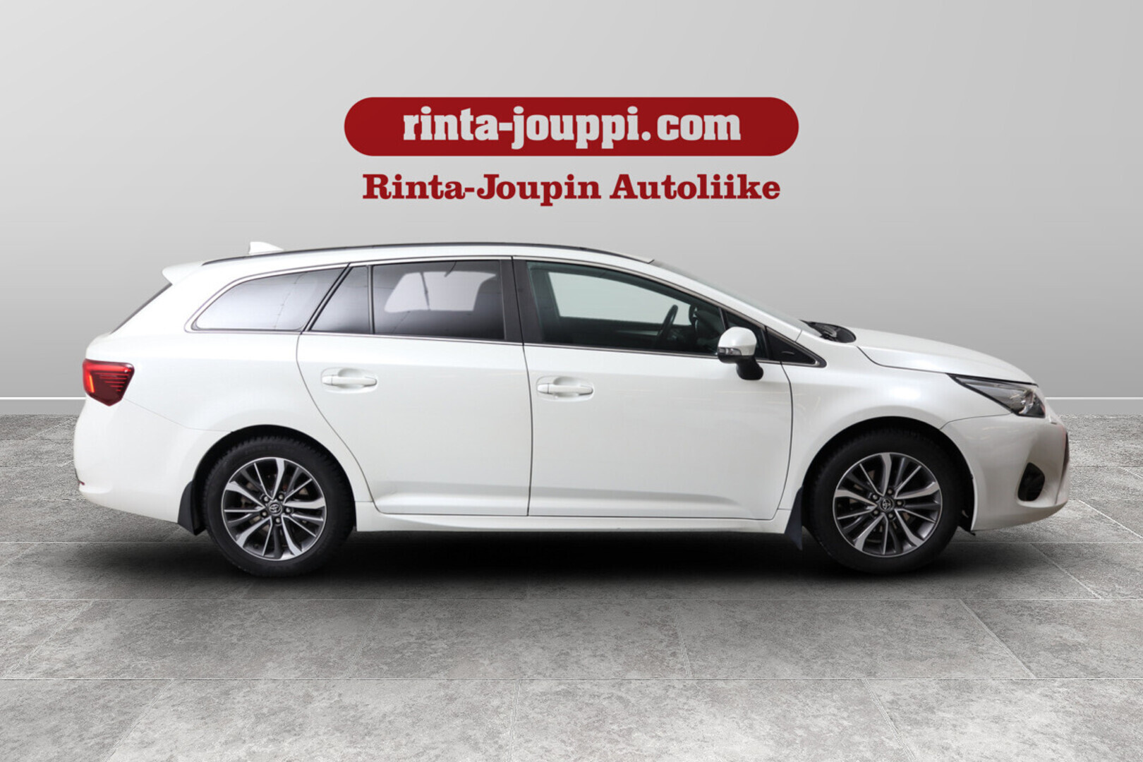 TOYOTA Avensis 2016
