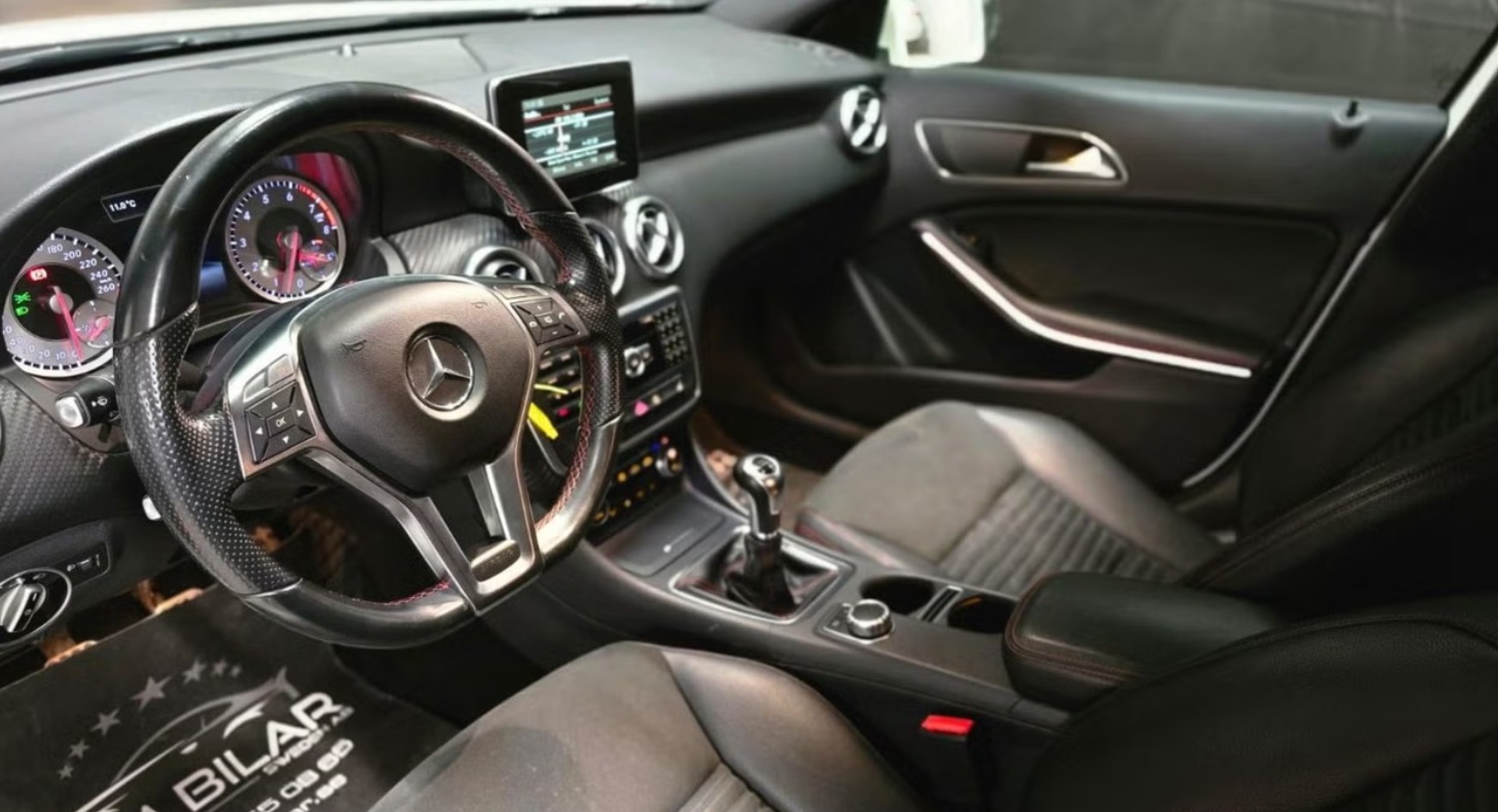 MERCEDES-BENZ A 2015