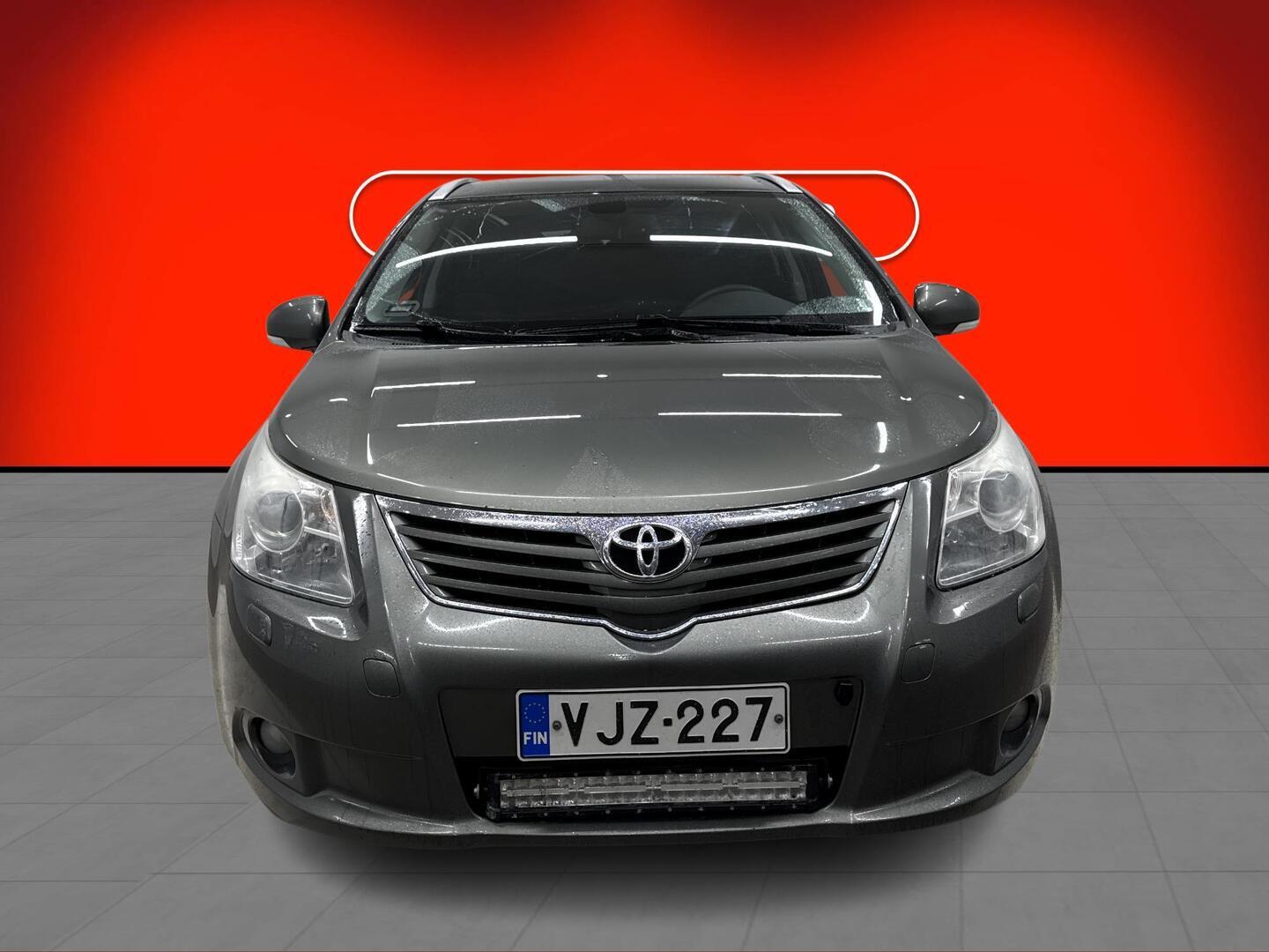 TOYOTA Avensis 2009