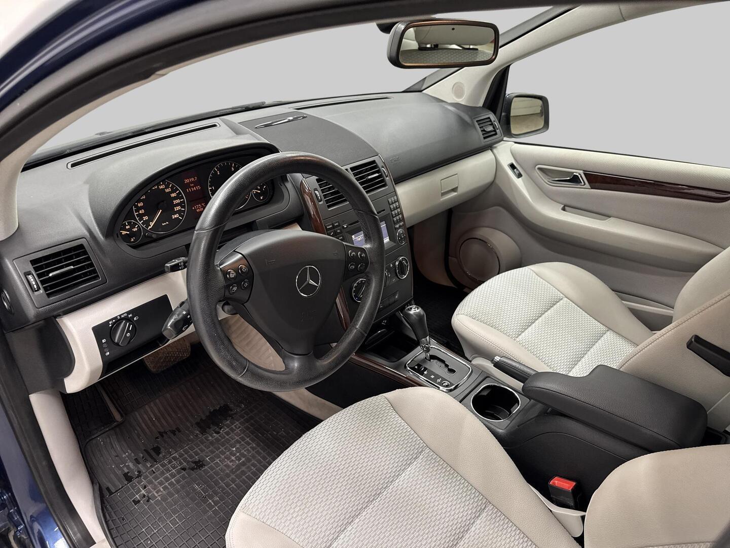 MERCEDES-BENZ A 2009