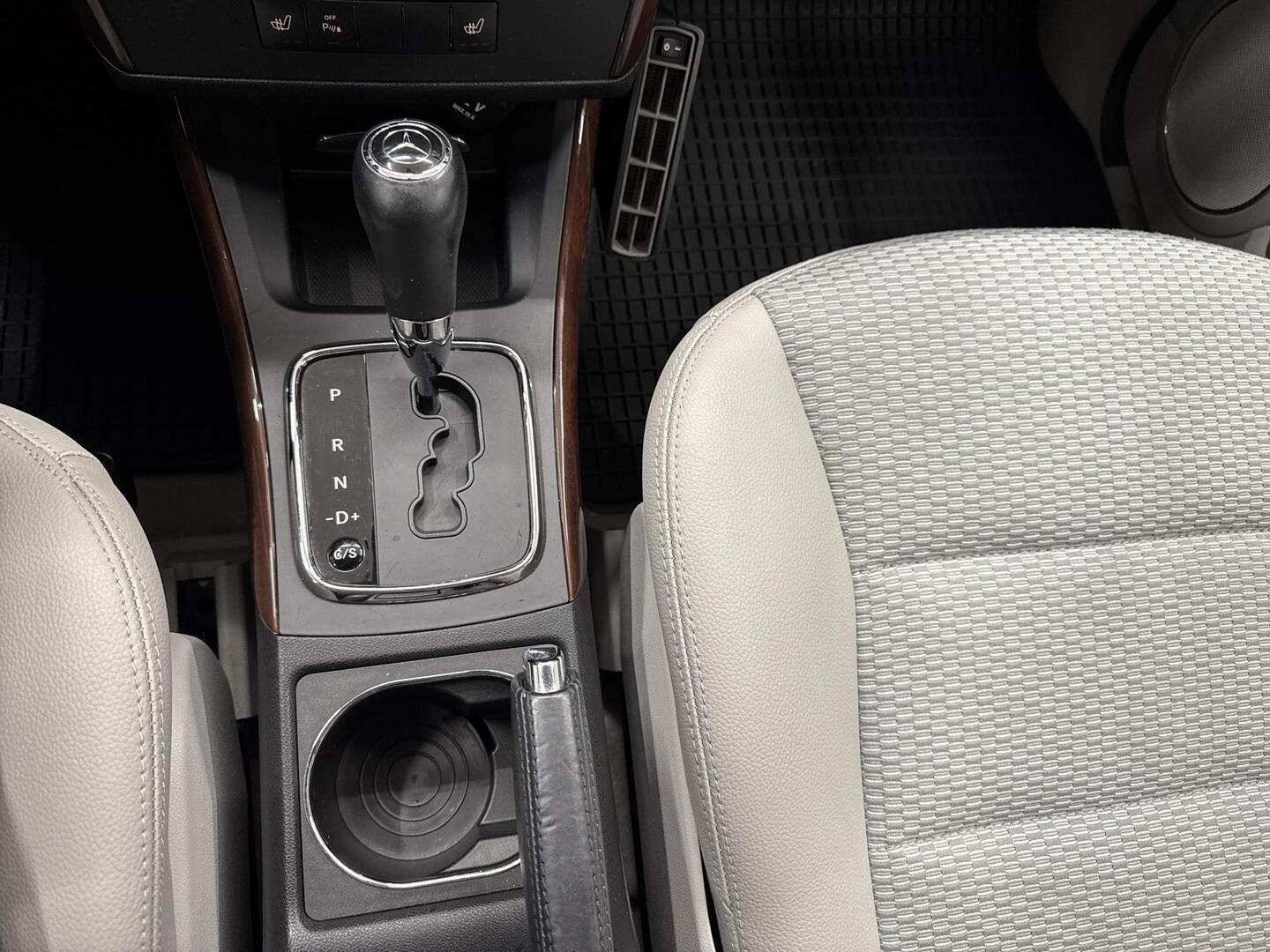 MERCEDES-BENZ A 2009