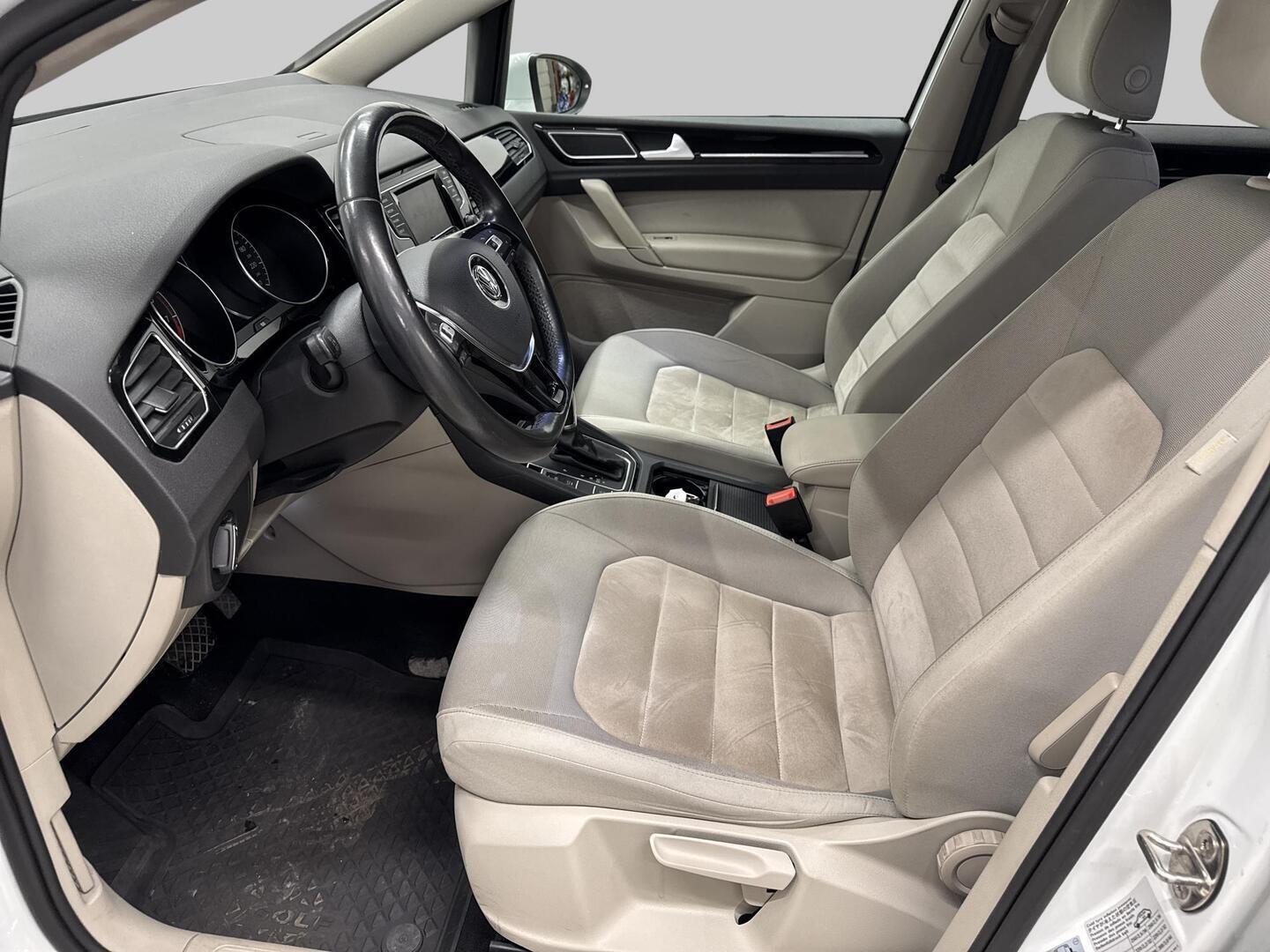 VOLKSWAGEN Golf Sportsvan 2014