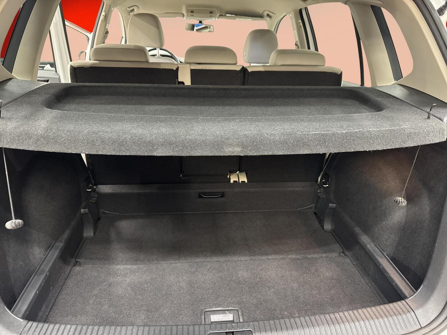 VOLKSWAGEN Golf Sportsvan 2014