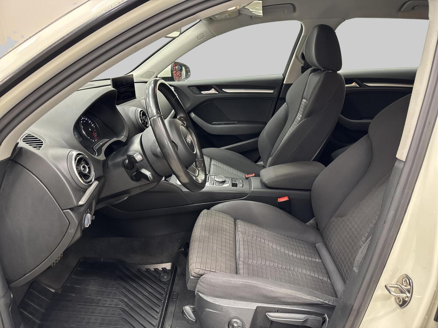 AUDI A3 2015
