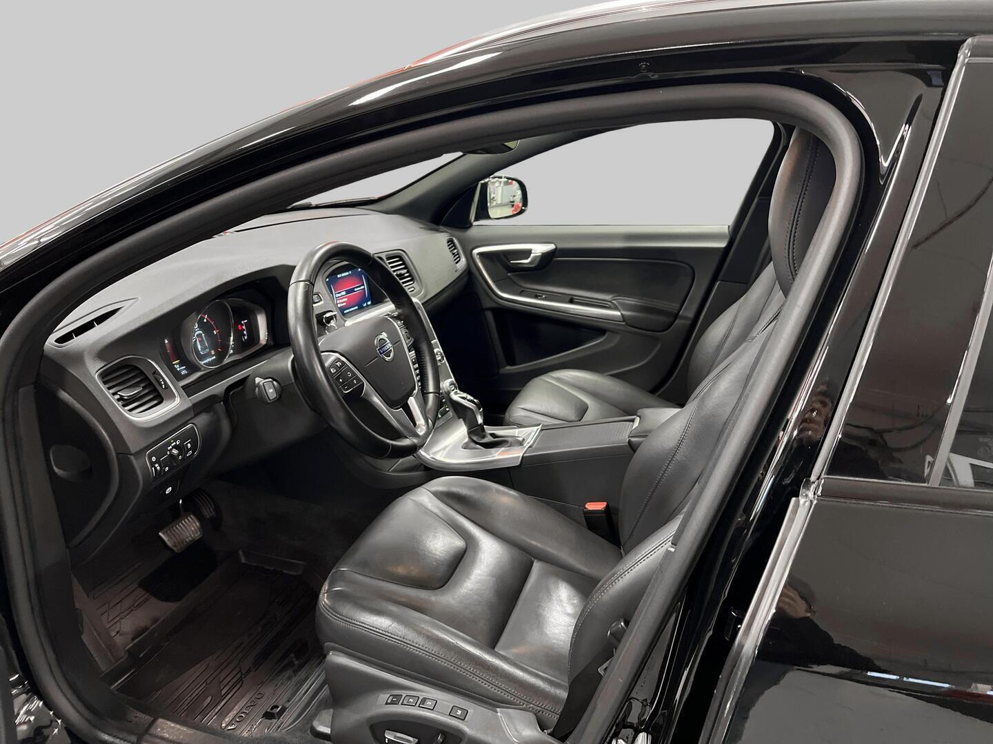VOLVO V60 Cross Country 2016