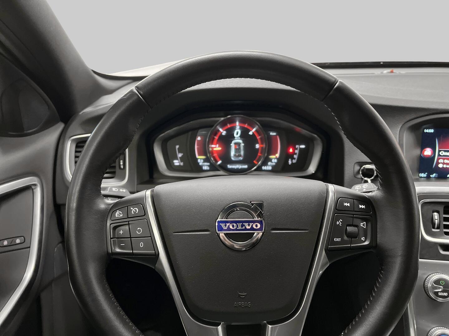 VOLVO V60 Cross Country 2016